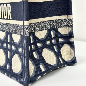 20240228_i1709090256_964_5_jpg MEDIUM BOOK TOTE 37 BEIGE AND BLUE MACROCANNAGE EMBROIDERY