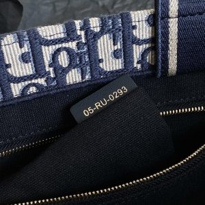 20240416_i1713247008_2120_7_jpg MEDIUM BOOK TOTE 36 BLUE OBLIQUE EMBROIDERY