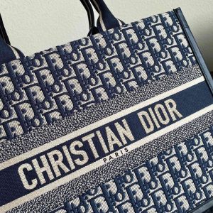 20240416_i1713247008_3980_3_jpg MEDIUM BOOK TOTE 36 BLUE OBLIQUE EMBROIDERY