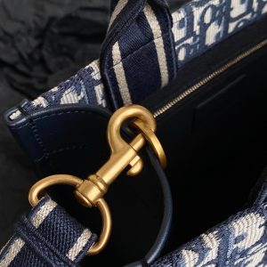 20240416_i1713247153_4249_3_jpg MINI BOOK TOTE 26 BLUE OBLIQUE EMBROIDERY