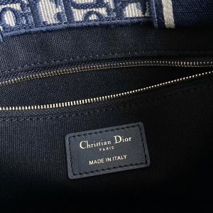 20240416_i1713247153_5849_4_jpg MINI BOOK TOTE 26 BLUE OBLIQUE EMBROIDERY