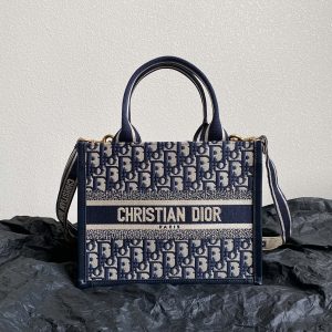 20240416_i1713247182_4602_0_jpg MINI BOOK TOTE 26 BLUE OBLIQUE EMBROIDERY