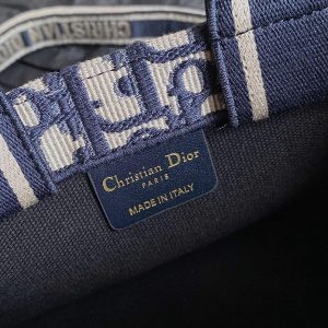 20240505_i1714886513_1160_7_jpg MINI BOOK TOTE 21 BLUE OBLIQUE EMBROIDERY