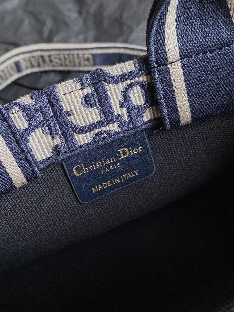 20240505_i1714886513_1160_7_jpg MINI BOOK TOTE 21 BLUE OBLIQUE EMBROIDERY