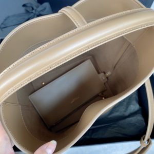 le 37 20cm dark beige shiny calfskin