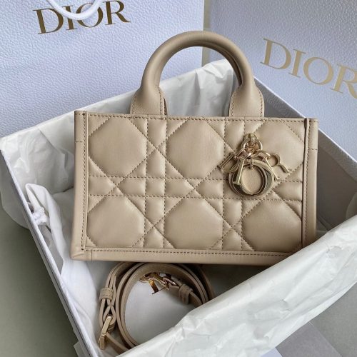 20240509_i1715244375_5209_0_jpg MINI BOOK TOTE 21 BEIGE CREAM MACCROCANNAGE CALFSKIN