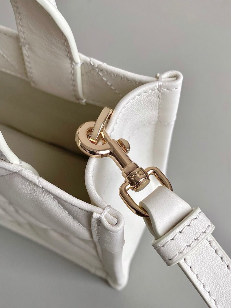 20240509_i1715244510_2529_8_jpg MINI BOOK TOTE 21 WHITE MACCROCANNAGE CALFSKIN