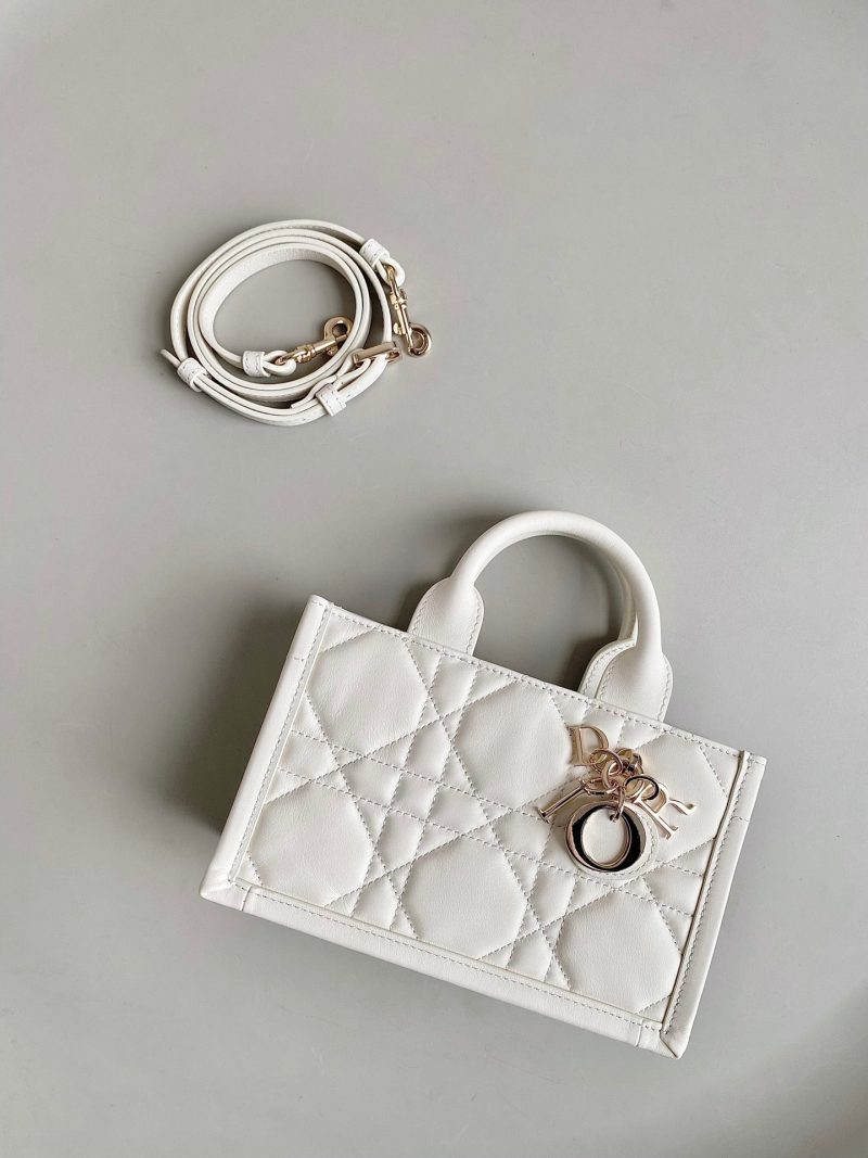 20240509_i1715244510_2820_1_jpg MINI BOOK TOTE 21 WHITE MACCROCANNAGE CALFSKIN