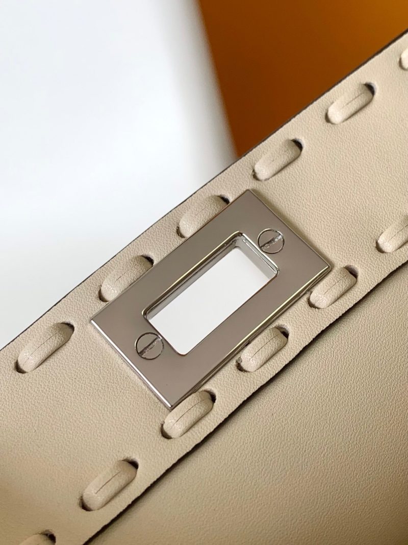 20240515_i1715751527_1333_6_jpg_e48159f2-189e-492b-b58c-b5a680f7ce8c Peekaboo ISeeU Petite 20 Bag Ivory Leather Shw