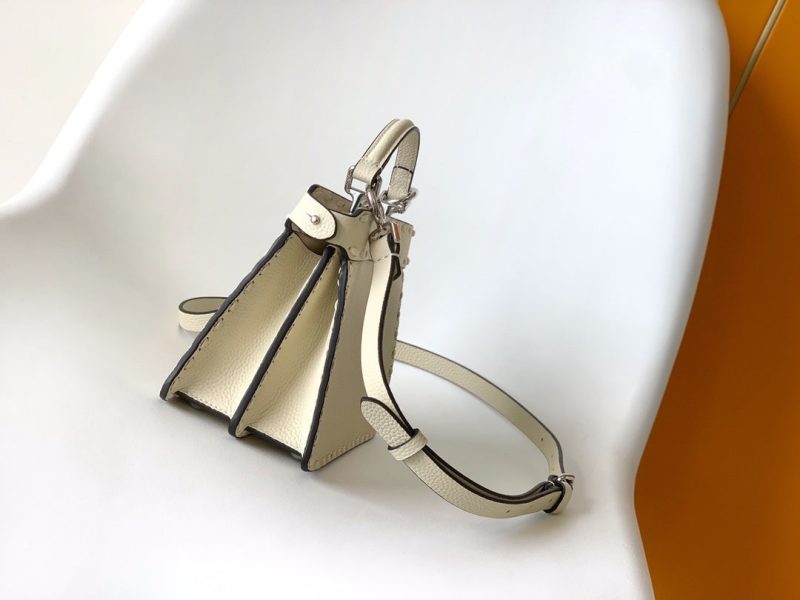 20240515_i1715751527_5799_1_jpg_00cfc38a-6c30-46f1-bed1-90e712be2d5d Peekaboo ISeeU Petite 20 Bag Ivory Leather Shw