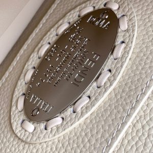 20240515_i1715751527_9189_8_jpg_bc266515-fdfb-4121-8600-4236927cf0b1 Peekaboo ISeeU Petite 20 Bag Ivory Leather Shw