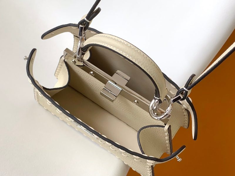 20240515_i1715751527_9380_7_jpg_5950db13-502e-4ec7-b852-89068986c462 Peekaboo ISeeU Petite 20 Bag Ivory Leather Shw