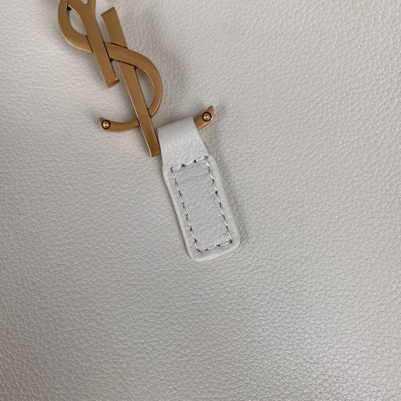 le 5a7 small 23cm white calfskin