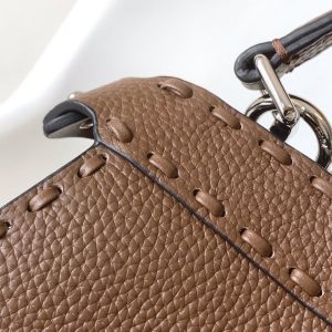 20240531_i1717132733_4575_7_jpg_8e0ba0dc-ada1-449f-9e5a-038a269daa3c Peekaboo ISeeU Petite 20 Bag Chocolate Leather Shw