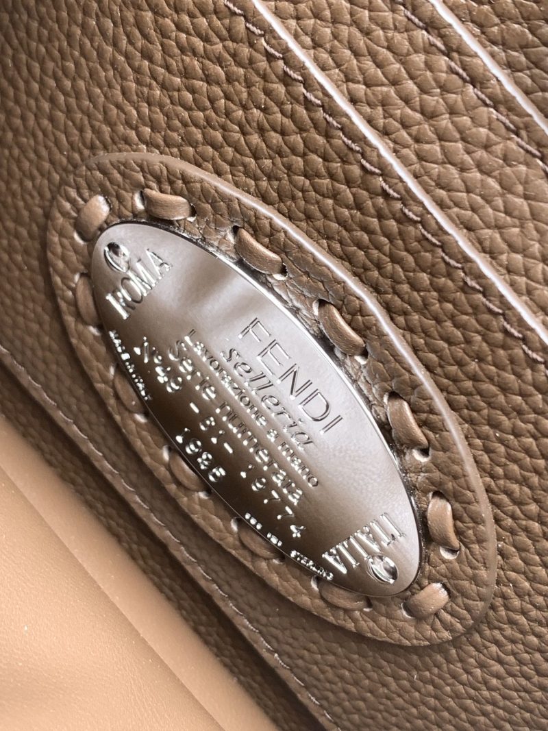 20240531_i1717132733_9070_5_jpg_e7c655c9-74d1-4ca3-b98e-1d09cd7b5121 Peekaboo ISeeU Petite 20 Bag Chocolate Leather Shw