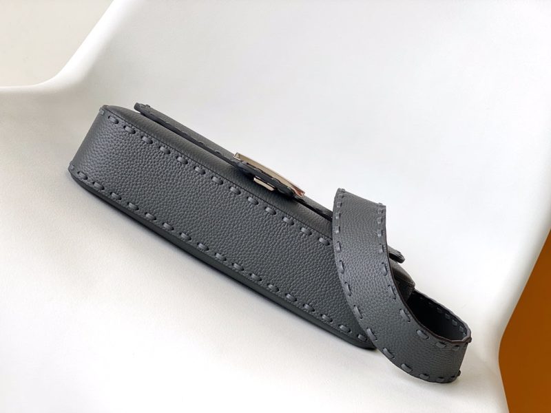 Fendi Baguette 27 Bag Black Calfskin Shw