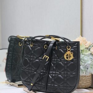 20240701_i1719816481_3785_1_jpg MEDIUM 34 NOLITA BAG IN BLACK MACROCANNAGE CALFSKIN
