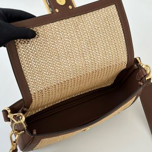 FendiI BAGUETTE 27 BAG IN BEIGE RAFFIA AND BROWN CALFSKIN WITH GOLD HARDWARE