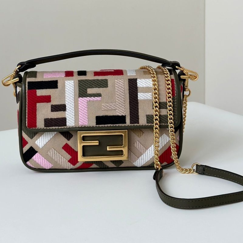20240816_i1723779852_6477_0_jpg BAGUETTE CANVAS 19 BAG WITH MULTICOLOUR FF EMBROIDERY GOLD HARDWARE