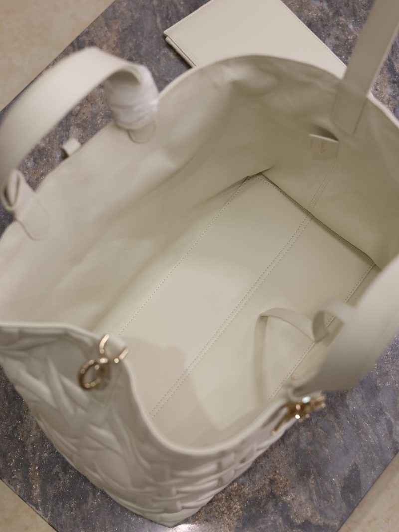 20240820_i1724142055_3466_8_jpg MEDIUM 37 TOUJOURS BAG IN WHITE CANNAGE GRAPHIC LAMBSKIN