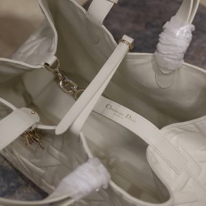 20240820_i1724142055_8757_7_jpg MEDIUM 37 TOUJOURS BAG IN WHITE CANNAGE GRAPHIC LAMBSKIN