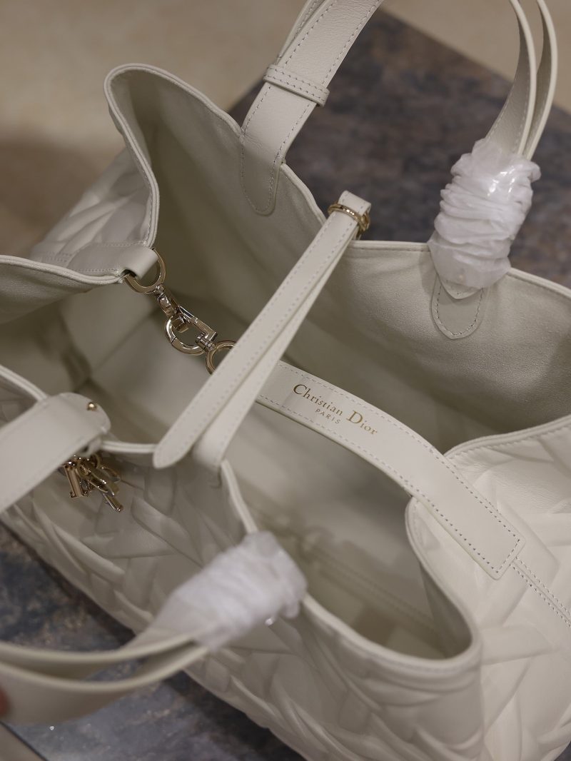 20240820_i1724142055_8757_7_jpg MEDIUM 37 TOUJOURS BAG IN WHITE CANNAGE GRAPHIC LAMBSKIN