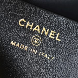 24B Cluth With Chain Black Lambskin Gold Hardware