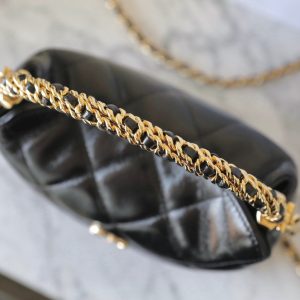 24B Cluth With Chain Black Lambskin Gold Hardware