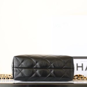 24B Cluth With Chain Black Lambskin Gold Hardware