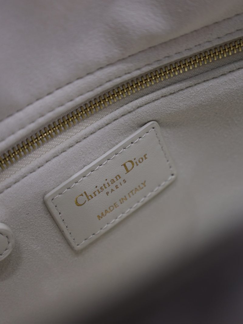 20240914_i1726302883_3096_8_jpg Lady Bag 20cm White Black Lambskin