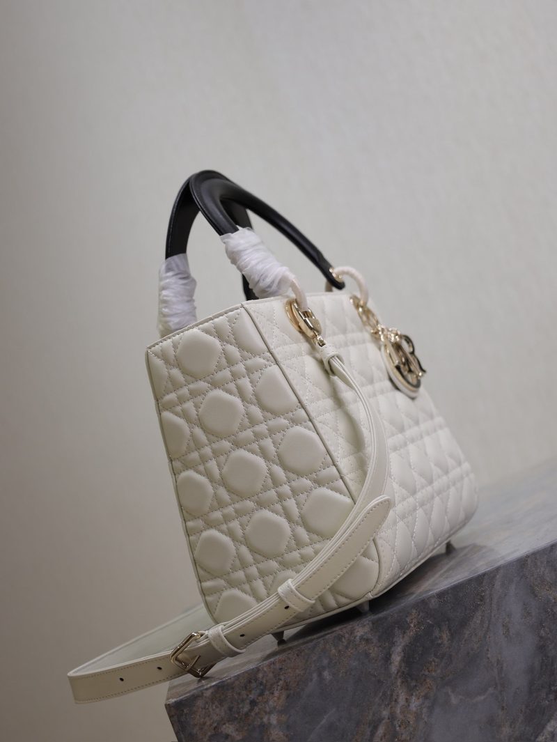 20240914_i1726302883_8213_2_jpg Lady Bag 20cm White Black Lambskin