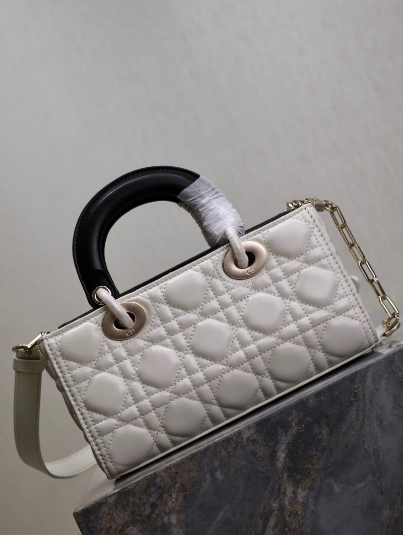20240914_i1726302954_2264_3_jpg Lady D-Joy Bag 22 White Black Lambskin