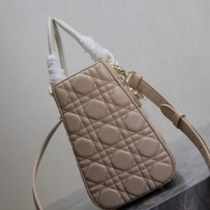 20240914_i1726305693_1315_2_jpg_937c41fa-848d-428d-93b9-d14d3a98e096 Lady Bag 20cm Beige White Lambskin