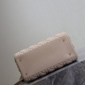 20240914_i1726305693_5819_5_jpg_afa675c7-c875-4a94-810a-5e945851175e Lady Bag 20cm Beige White Lambskin