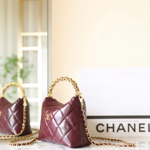 24B Cluth With Chain Burgundy Lambskin Gold Hardware