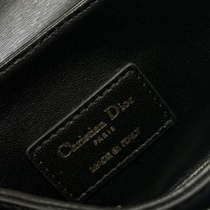 SMALL 19 MONTAIGNE AVENUE TOP HANDLE BAG BLACK SMOOTH CALFSKIN 221147