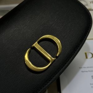 SMALL 19 MONTAIGNE AVENUE TOP HANDLE BAG BLACK SMOOTH CALFSKIN 221147