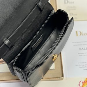 SMALL 19 MONTAIGNE AVENUE TOP HANDLE BAG BLACK SMOOTH CALFSKIN 221147