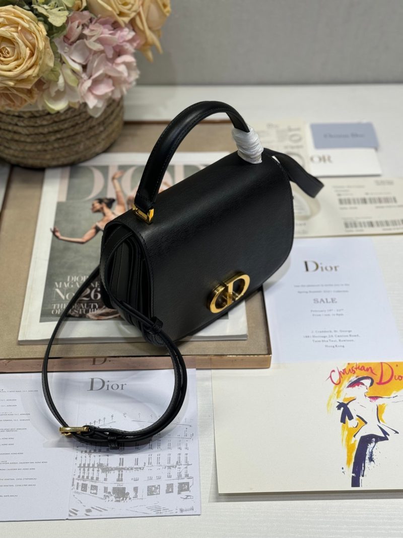 20241023_i1729663304_6621_1_jpg SMALL 19 MONTAIGNE AVENUE TOP HANDLE BAG BLACK SMOOTH CALFSKIN