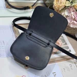 20241023_i1729663304_9415_6_jpg SMALL 19 MONTAIGNE AVENUE TOP HANDLE BAG BLACK SMOOTH CALFSKIN