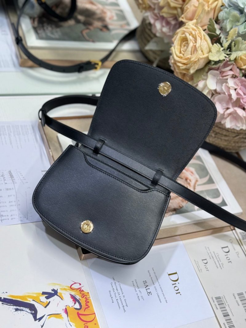 20241023_i1729663304_9415_6_jpg SMALL 19 MONTAIGNE AVENUE TOP HANDLE BAG BLACK SMOOTH CALFSKIN