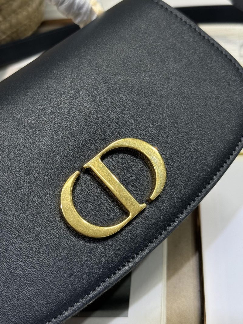 20241023_i1729665470_2654_4_jpg SMALL 19 MONTAIGNE AVENUE TOP HANDLE BAG BLUE DIOR OBLIQUE JACQUARD AND BLACK SMOOTH CALFSKIN 221158