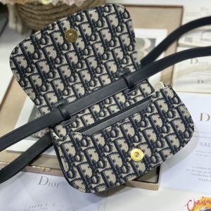 20241023_i1729665470_3715_6_jpg SMALL 19 MONTAIGNE AVENUE TOP HANDLE BAG BLUE DIOR OBLIQUE JACQUARD AND BLACK SMOOTH CALFSKIN 221158