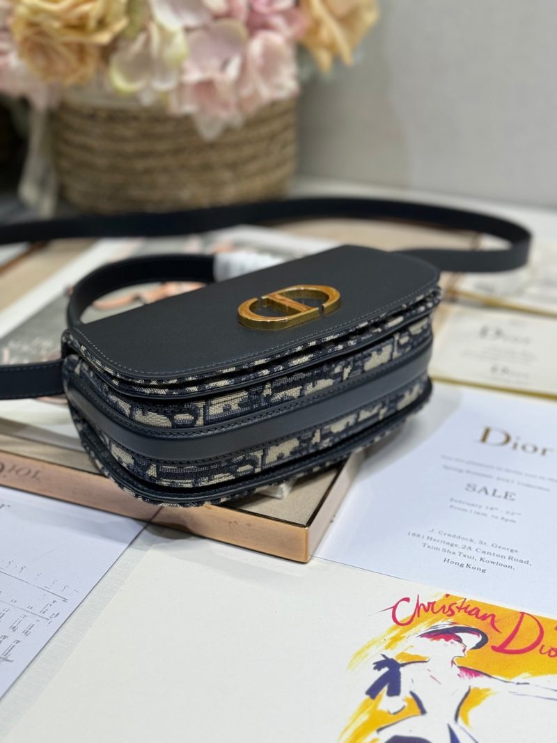 20241023_i1729665470_5172_3_jpg SMALL 19 MONTAIGNE AVENUE TOP HANDLE BAG BLUE DIOR OBLIQUE JACQUARD AND BLACK SMOOTH CALFSKIN 221158