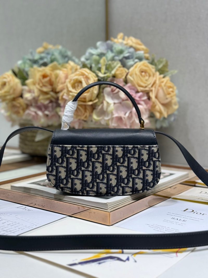 20241023_i1729665470_6763_5_jpg SMALL 19 MONTAIGNE AVENUE TOP HANDLE BAG BLUE DIOR OBLIQUE JACQUARD AND BLACK SMOOTH CALFSKIN 221158