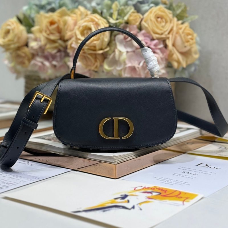 20241023_i1729665470_798_0_jpg SMALL 19 MONTAIGNE AVENUE TOP HANDLE BAG BLUE DIOR OBLIQUE JACQUARD AND BLACK SMOOTH CALFSKIN 221158