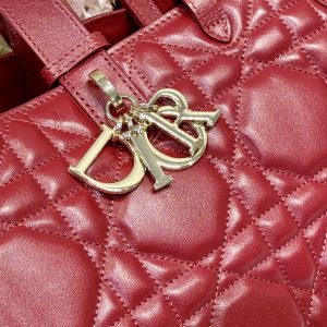 MEDIUM 37 TOUJOURS BAG IN RUBY RED MACROCANNAGE LAMBSKIN