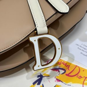 SADDLE BAG 25 WITH STRAP LATTE WHITE MIX MEDIUM BROWN GRAINED CALFSKIN
