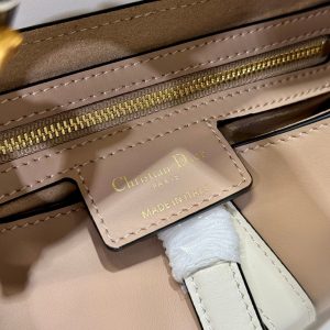 SADDLE BAG 25 WITH STRAP LATTE WHITE MIX MEDIUM BROWN GRAINED CALFSKIN