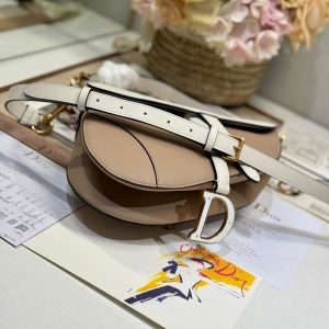 SADDLE BAG 25 WITH STRAP LATTE WHITE MIX MEDIUM BROWN GRAINED CALFSKIN